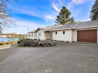 909 W Bay Dr NW, Olympia, WA