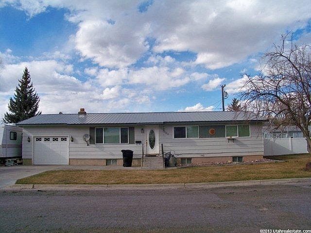 1st image of 460 Crystal Dr