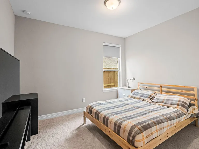 4106 Sherman Oak Ln — Photo 14