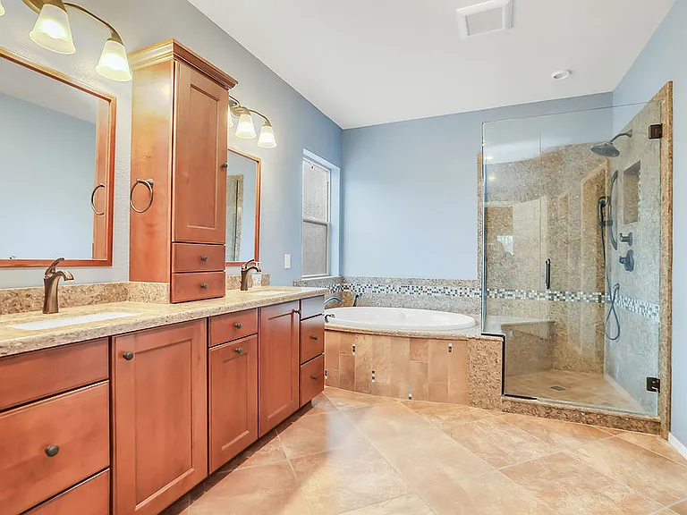 1380 N Concord Ave — Photo 26