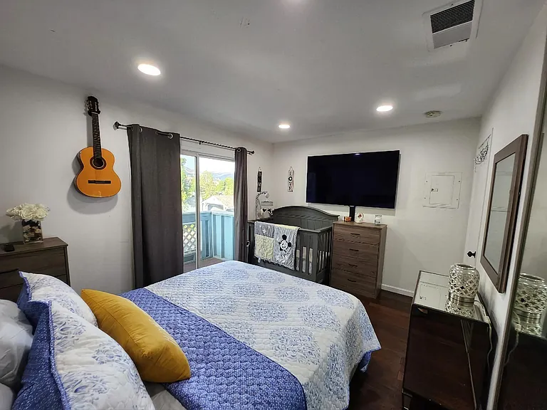 1460 Four Oaks Cir — Photo 14