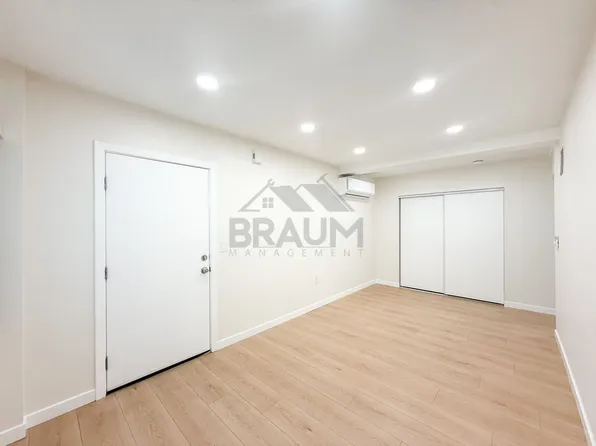 15634 LEADWELL PROPERTY, 15634 Leadwell St #13, Van Nuys, CA 91406