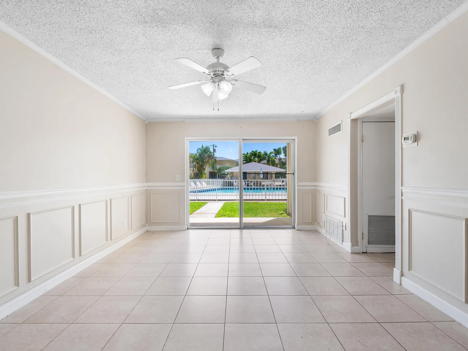 3 bed, 2.0 bath, 1496 sqft, $2,450 — Photo 3