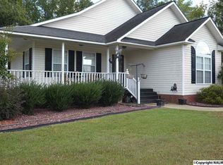 92 Hannah Dr, Albertville, AL 35951