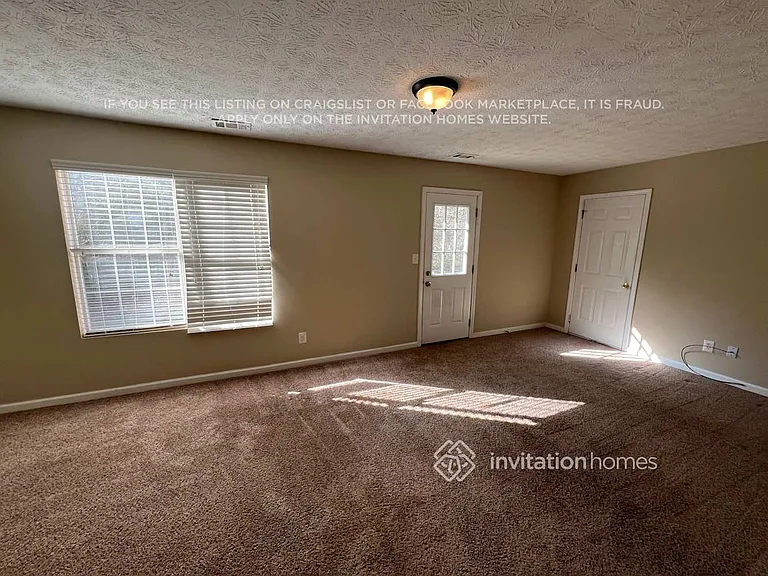 842 Stonebridge Cres — Photo 6