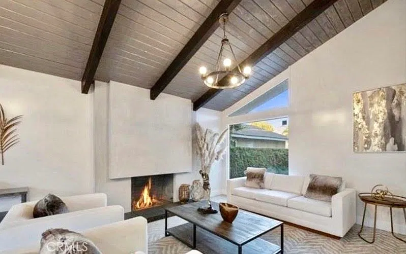 7 bed, 2789 sqft, $9,500 — Photo 2
