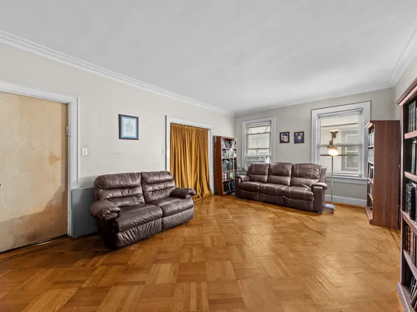 1074 East 12th Street image 4 of 6