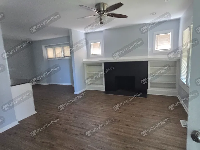 145 Waverly St — Photo 4