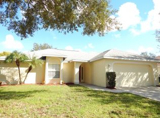 6834 34th Ave E, Palmetto, FL 34221