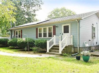 206 Pennsylvania Ave, Medford, NY 11763