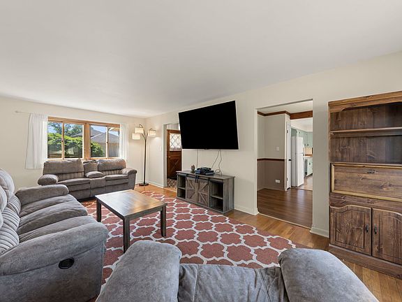 3rd image of 14849 Park Ave