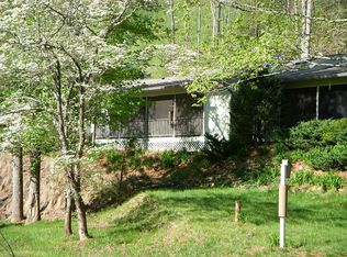 701 Oak Creek Rd #B, Franklin, NC 28734