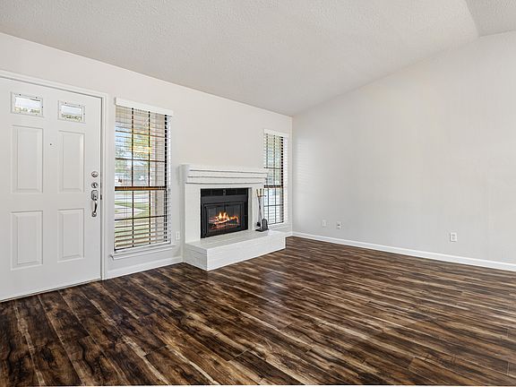 4th image of 2201 Maplewood Trl