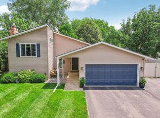 4286 Braddock Trl, Eagan, MN 55123
