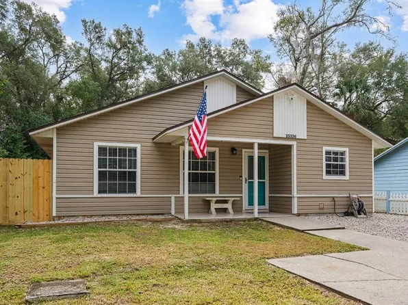 25336 Saint Anne St, Mount Plymouth, FL 32776