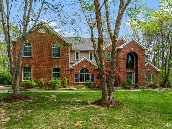 160 Stonehaven Ct, O'Fallon, IL 62269