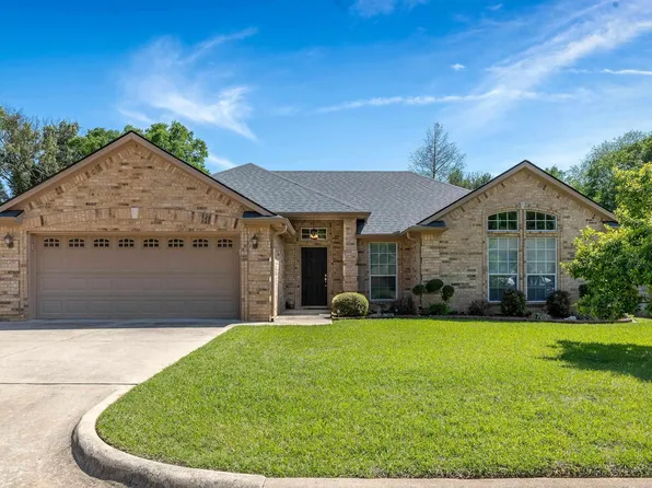 108 Woodbrook Ct, Longview, TX 75604