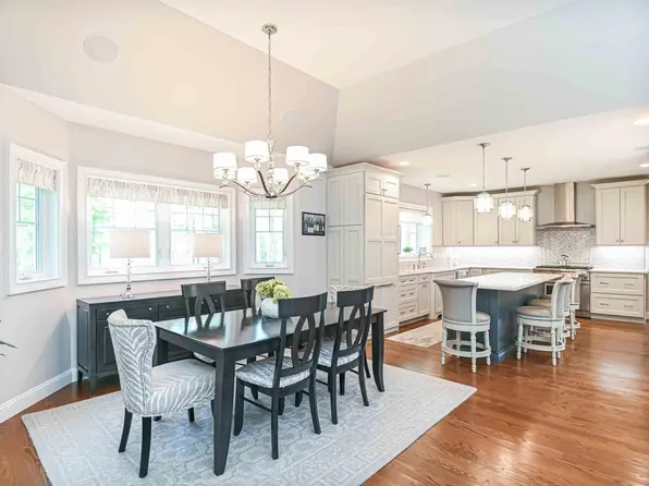 12 Haywick Drive, Stratham, NH 03885