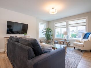 812 Mann Ave, Saanich, BC V8Z 3C4