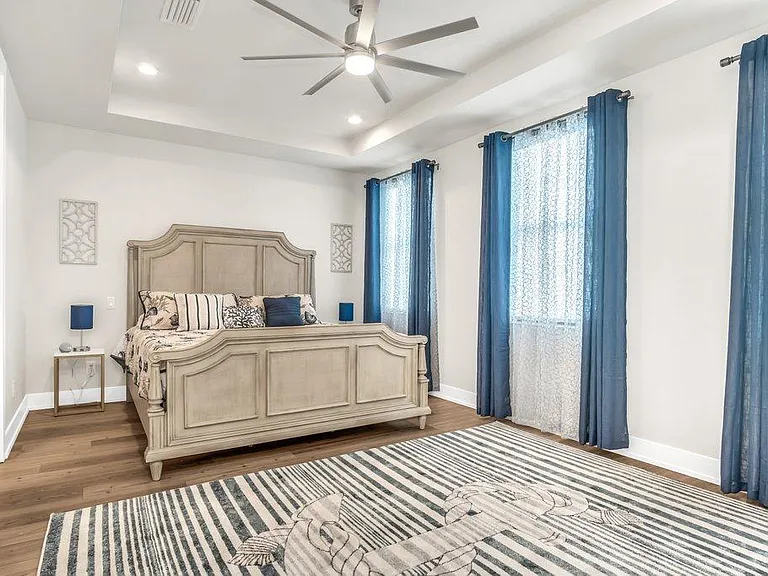 12976 Pembroke Dr — Photo 31