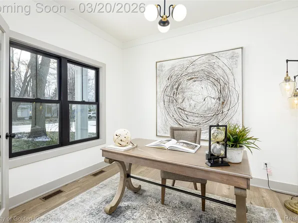 9453 Brookline Ave, Plymouth, MI 48170