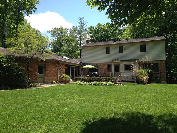 2nd image of 864 Quailwoods Dr