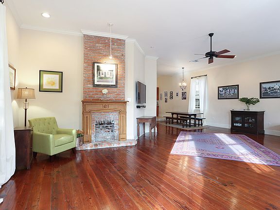 3rd image of 616 Valmont St
