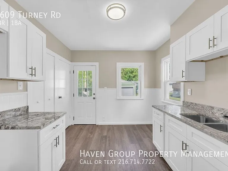 4609 Turney Rd — Photo 11