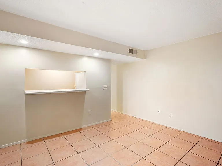 7100 Waterside Dr — Photo 7