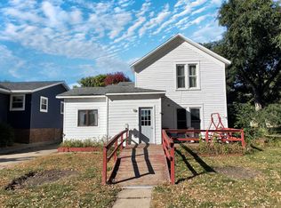 18 S Spring Ave, Springfield, MN 56087