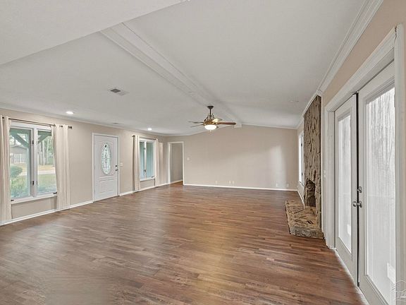 5th image of 4035 Guinevere Dr