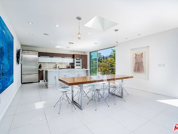 4th image of 9231 Warbler Way
