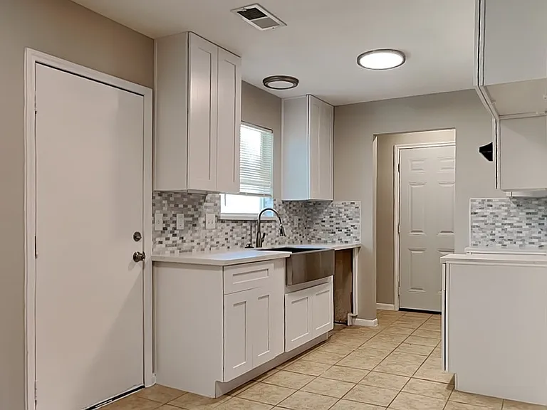 18109 Eganville Cir — Photo 5