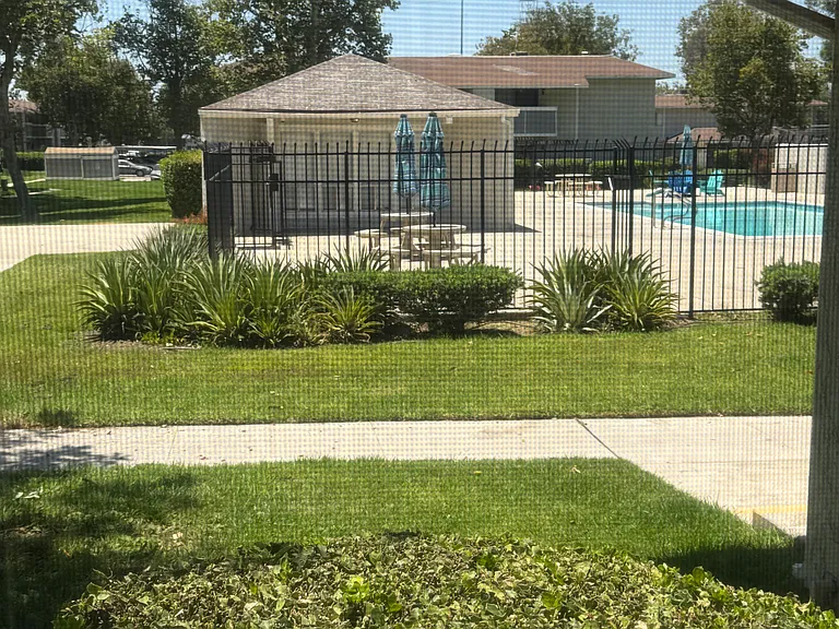Redlands Blvd — Photo 2