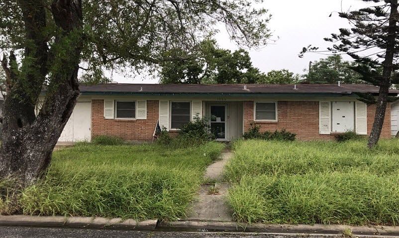 1st image of 1006 Burr Dr