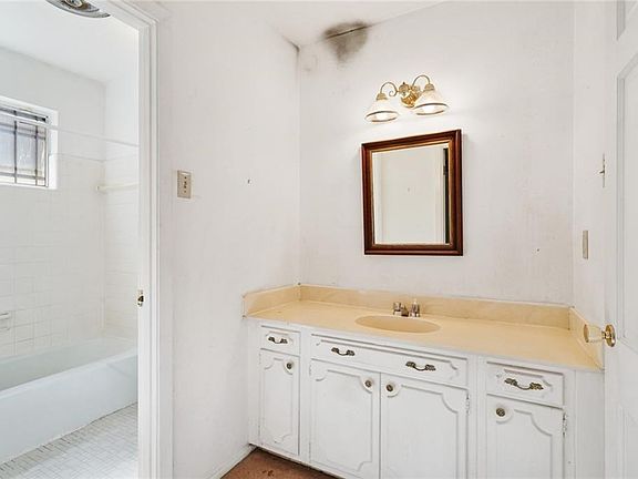 2nd image of 4420 Pike Dr