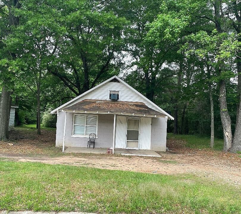 2nd image of 1111 Grim St
