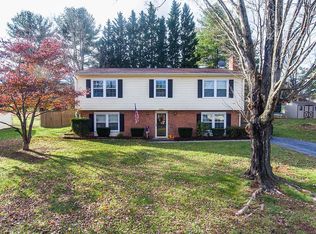 3898 Vauxhall Rd, Roanoke, VA 24018