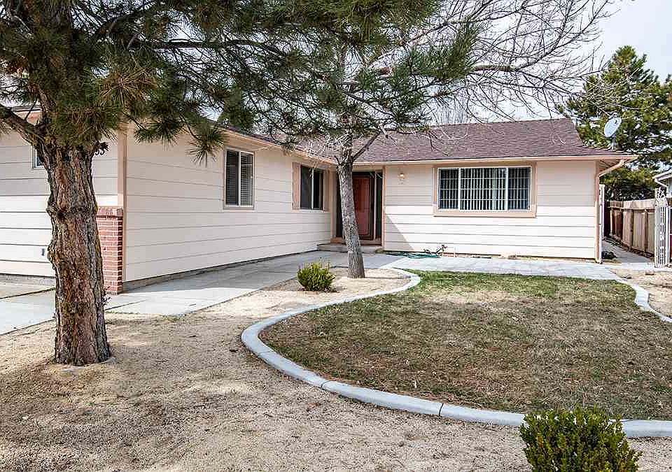 1st image of 3253 N Truckee Ln