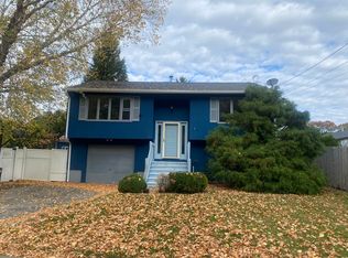 91 Eastgate Dr, Warwick, RI 02886