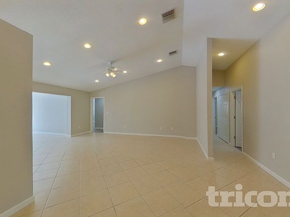 4th image of 14980 Crown Dr