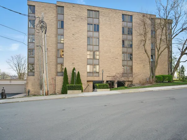 505 36th St Unit 303, Des Moines, IA 50312