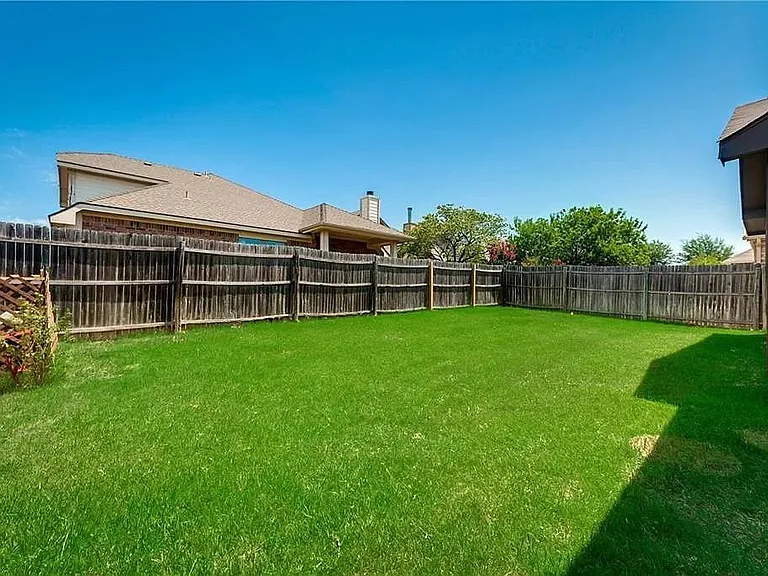 3429 Beekman Dr — Photo 6
