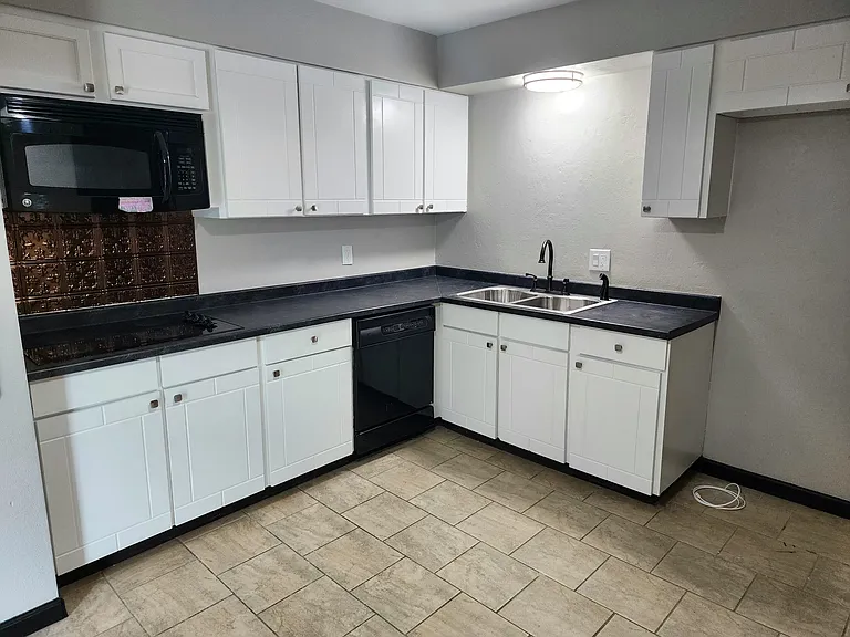 2801 Droste Rd — Photo 8