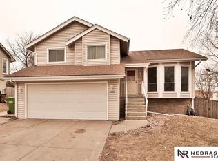 3422 Scott Dr, Bellevue, NE 68123