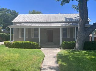 118 E Leona St #A, Uvalde, TX 78801
