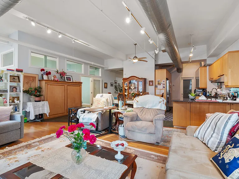 1200 Washington St #121 — Photo 6