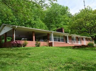 158 Fish Hook Ln, Mount Airy, NC 27030