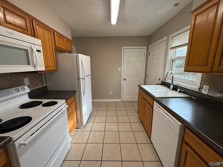 2409 Mastin Lake Rd NW #A — Photo 2