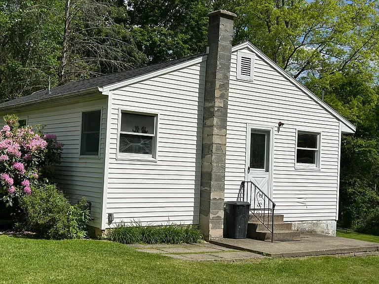 222 Sunnyside Ave — Photo 3